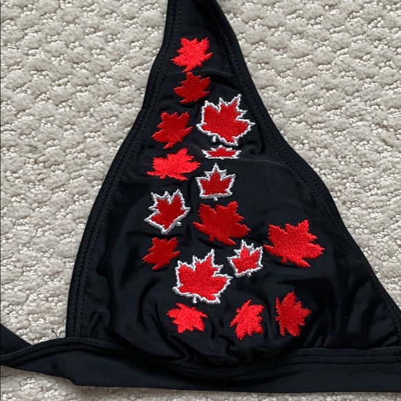 NEW Canada 🇨🇦 leaf halter style bikini top Med - Picture 7 of 9